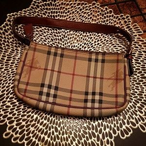 Authentic Burberry Heymarket Pochette